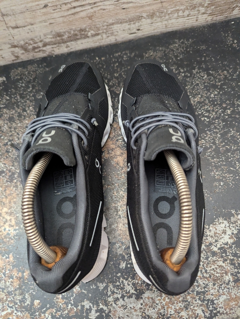 Womens On Cloud Athletic Shoes Sz 8 Used Black Mesh Walking Gym Workout - Picture 6 of 8